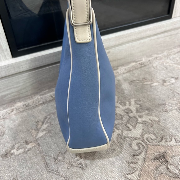 Coach West Zoe Legacy Vintage 90s Leather Bag Color is light blue and cream! - Picture 4 of 16